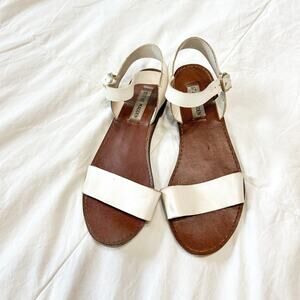 Steve Madden White Leather Ankle Strap Flat Open Toe Sandals Women’s Size 8
